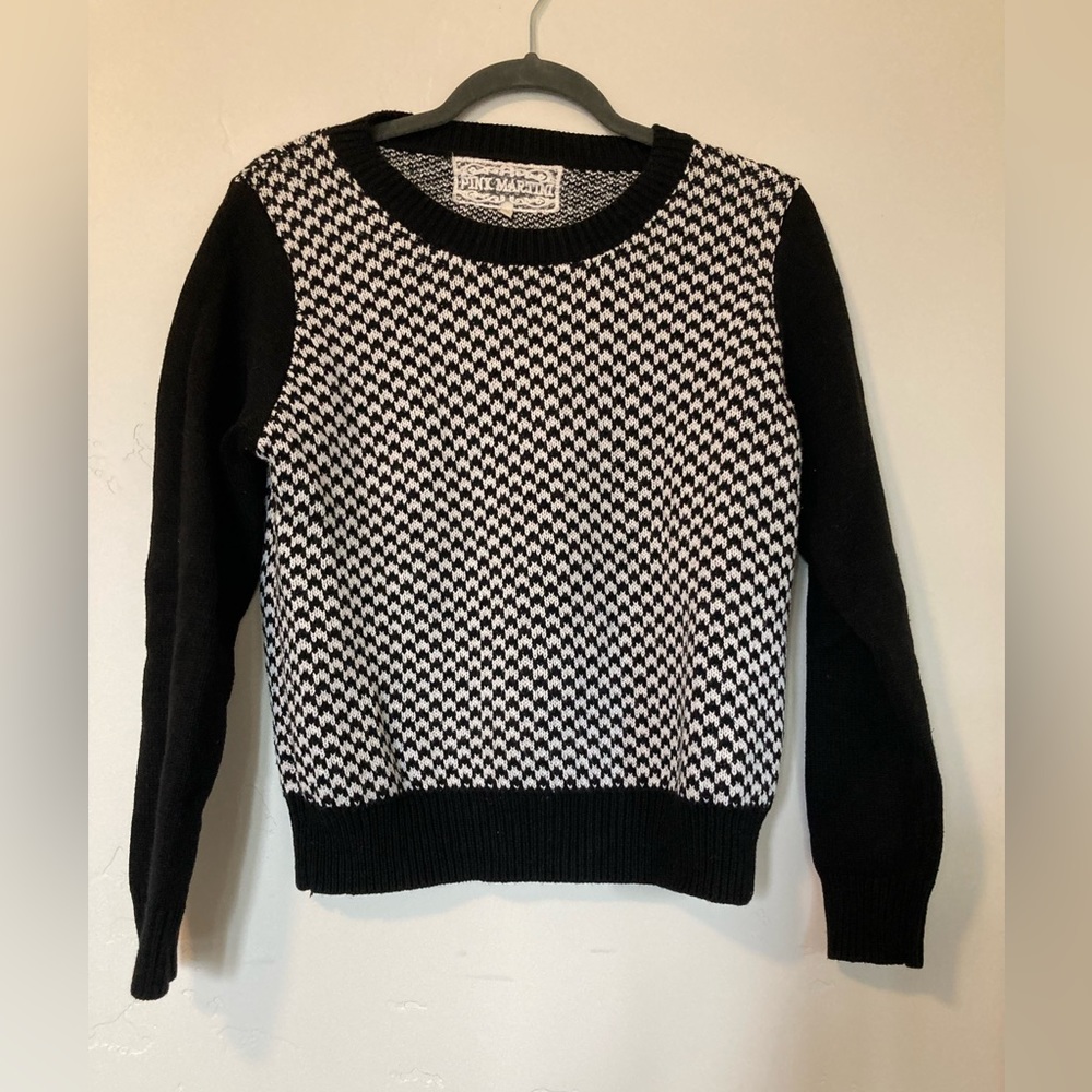 Pink Martini checker print Sweater Size Large